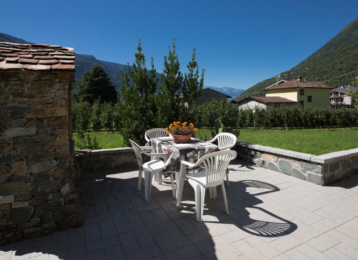 Free Hugs Hotel Mazzo di Valtellina Exterior foto